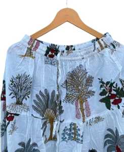 ลายพิมพ์พฤกษศาสตร์และธรรมชาติสุดหรูสีขาวพรีเมียม ผ้าเนื้อนุ่มเบาสบาย พร้อมเอวยางยืดสวมใส่สบายสำหรับใส่ในชีวิตประจำวัน - Product Image 3