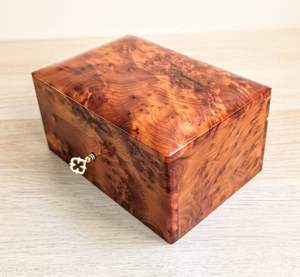 Caja de Madera Maciza Pulida Multiusos, Ecológica, para Regalos y Joyas, Decoración del Hogar y Decoración Navideña - Product Image 5