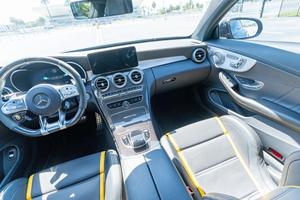 Mercedes-Benz AMG C63 S Coupé con Motor Turbo, Caja de Cambios Automática, Asientos de Cuero Oscuros, ACC R 2021, Certificado, Limpio y en Buen Estado - Product Image 4