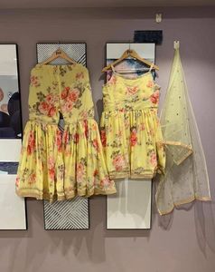 Fox Georgette Silk Sharara Set para mujer-Ropa de fiesta Totalmente cosida Listo Impresionante temporada de bodas Diseño étnico moderno - Product Image 6