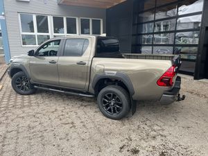 Toyota Hilux 2023 d'occasion, sièges en cuir GCC, régulateur de vitesse adaptatif, pneus R20, transmission intégrale, conduite à gauche, Euro6, intérieur clair - Product Image 5