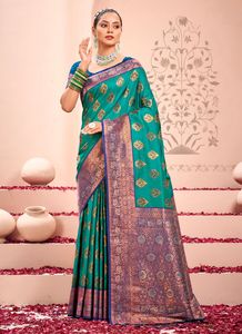 Magnifique sari Kanjivaram en soie avec chemisier en vente en ligne - Product Image 3