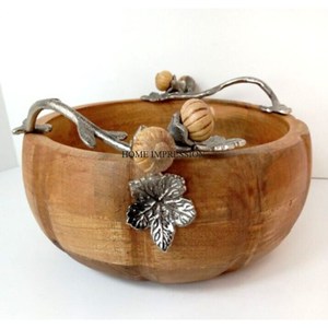 Más elegante Diseñador único Acabado de color plateado Brillante Pulido Antiguo Floral Diseñador Tazón de madera Accesorios de mesa Suministros - Product Image 1