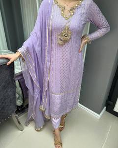 Conjunto de Kurti estampado de algodón de diseñador de alta calidad, cuello bordado a la moda, traje más vendido a bajo precio con Salwar - Product Image 2