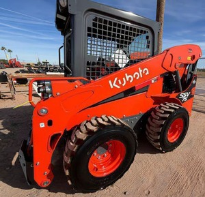 Cargadora Compacta con Motor Diésel Kubota SSV75 Euro 5 con Certificación CE EPA, Cargadora de Ruedas con Cucharón Frontal para Agricultura y Construcción - Product Image 3