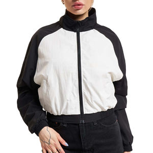 2025 imperméable extérieur à capuche coupe-vent veste pour femmes vêtements doux décontracté plaine Logo personnalisé coupe-vent veste pour les femmes - Product Image 3