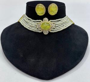 Collier traditionnel en laiton de pierre de perle unique pour la tenue de fête ethnique pour les fiançailles de mariage et l'anniversaire - Product Image 1