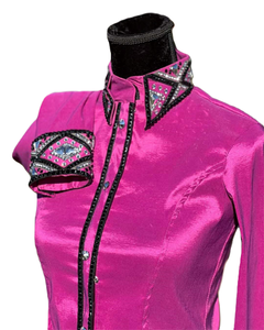 Camisa Western Show de vaquera hecha a mano en rosa impresa en tela de tafetán elástica para uso ecuestre - Product Image 1