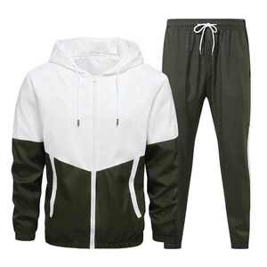 Conjunto de joggers de invierno ajustados de alta calidad, conjunto de pantalones apilados y Sudadera con capucha para hombre - Product Image 3