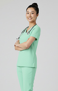 Juegos de uniformes médicos de aspecto profesional Dobladillo recto Cuello en V Scrub Top Etiquetas personalizadas Spandex Algodón Blanco Unisex Uso hospitalario - Product Image 4