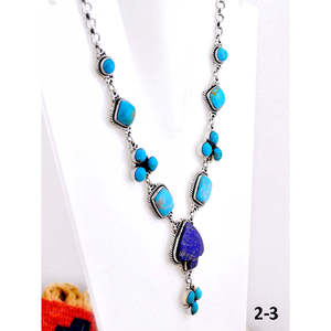 Collier artisanal culturel du Sud-Ouest avec pierres multicolores et pendentif pique en argent sterling - Product Image 3