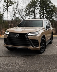 VENTE FLASH SUR NOTRE LUXUEUX LEXUS LX 700 HYBRIDE NEUF AVEC MOTEUR BITURBO, 457 CHEVAUX ET 583 POUCES-CUIVRES DE TORQUE - Product Image 2