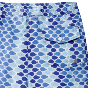 Shorts de bain recyclés pour hommes, imprimé à pois géométriques bleus, séchage rapide, avec cordon de serrage à la taille élastique et poches - Product Image 4