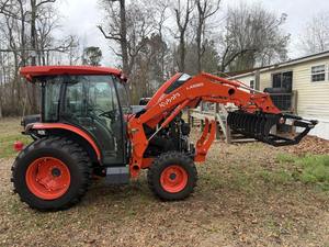 Compre Tractores Kubota LA1065 de Uso Pesado para Trabajo Agrícola, Alto Rendimiento, 4x4 con Cargador Frontal - Product Image 2