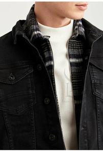 Venta al por mayor de chaquetas de invierno de los hombres personalizados de alta calidad abrigo cortavientos de gran tamaño con capucha de piel botón decoraciones relleno de algodón - Product Image 4