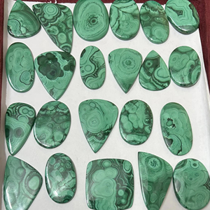 Cabochon de malachite naturelle de haute qualité de qualité AAA pierre en vrac de taille personnalisée pour la fabrication de bijoux pendentifs pierres précieuses malachite pierres - Product Image 1