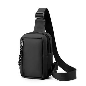 Bolso de hombro de poliéster Unisex de alta calidad con logotipo personalizado, bolso de pecho impermeable de gran capacidad, bolso de negocios de moda para exteriores a rayas - Product Image 1