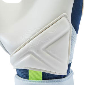 Guantes de fútbol de Portero profesional Dedo protector Transpirable Ligero Guantes de fútbol de portero - Product Image 6