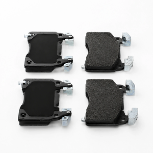 Plaquettes de frein premium pour Chevrolet Tahoe K2XX, plateforme OEM 23441307, plaquettes de frein céramique de remplacement, ensemble de pièces détachées auto - Product Image 1