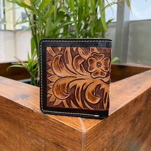 Portefeuille porte-billets personnalisé en cuir véritable fabriqué à la main portefeuille pour hommes à deux volets en cuir véritable portefeuille à motif floral occidental cousu à la main - Product Image 3