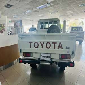 Camioneta Toyota Land Cruiserr usada Velocidad máxima bastante usada sin historial de accidentes fresco y limpio mejor precio - Product Image 3