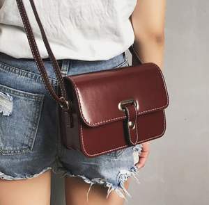 Bolso de hombro de cuero genuino de diseño minimalista para uso diario - Product Image 1