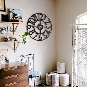 Hanlin Horloge murale à face unique Logo personnalisé Art déco Design analogique mouvement à quartz abstrait pour le salon Verre Plastique ABS - Product Image 1