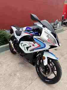 Motocicletas de Carreras B-M-W R400 con Sistema de Refrigeración por Agua de Doble Cilindro para Conducción en Calle - Product Image 5