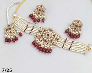 Collier ras du cou indien avec boucles d'oreilles et Mangtika pour femme Design de fleurs superbe zircon cubique fabriqué à la main - Product Image 5