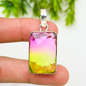 Piedra preciosa de diseñador chapada en verde que parece plata de ley hecha a mano moda Bi-Tourmaline Shiner Stone - Product Image 1