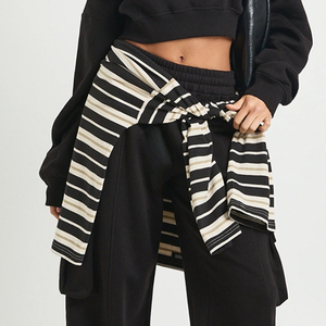 Conjunto de Sudadera y Pantalones de Forro Polar con Diseño Elegante, Precio al por Mayor, Sudadera Moderna para Descansar, Chándal para Mujer con Mangas Largas, Diseño Económico - Product Image 3
