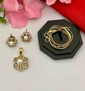 ชุดจี้เพชรอเมริกันคุณภาพพรีเมี่ยมสำหรับผู้หญิงที่สง่างามน้ำหนักเบาและเหมาะสำหรับทุกโอกาสสวมใส่ในวิทยาลัยและสำนักงาน - Product Image 3