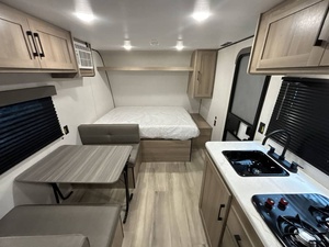 Remolques de viaje usados TOP 2025 Keystones C-o-l-e-m-a-n 17B de alta calidad para comercio al por mayor - Product Image 4