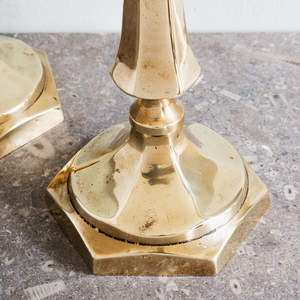 Bougeoir en métal doré de qualité supérieure et design classique pour pièce maîtresse de vacances et atmosphère romantique au meilleur prix - Product Image 2