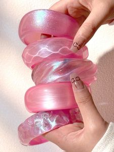 กำไลข้อมืออะคริลิคเรซิ่นเครื่องประดับสุดเหลือเชื่อสร้อยข้อมืออะคริลิคหลากสีกว้างไม่สม่ำเสมอ - Product Image 5