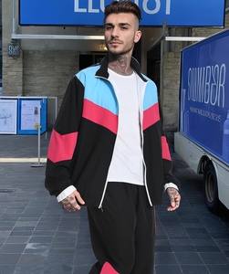 Conjunto corto de cortavientos de dos piezas personalizado para hombre, chándal de calle de poliéster y nailon con cremallera estampada para invierno - Product Image 1