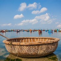 Bateau en bois de bambou naturel avec panier de pêche à pagaie bateaux prix bon marché gros coracles traditionnels du Vietnam
