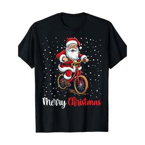T-shirt de vacances de Noël à la mode pour hommes avec bas et décoration de Noël parfait pour les cadeaux et les fêtes de Noël - Product Image 1
