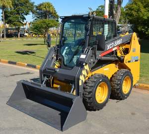 Mini Cargadora Compacta de Orugas con Motor Diésel, Rodamiento de Tracción y Bomba de Alta Eficiencia - Product Image 3