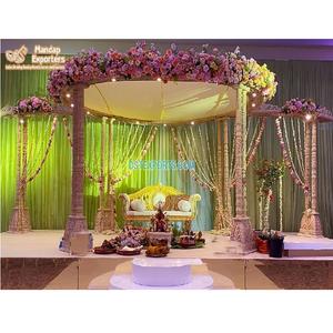 Mandap de doble poste de madera para boda, accesorio exclusivo de aspecto de madera FRP, doble poste, mantel tradicional de estilo indio - Product Image 1