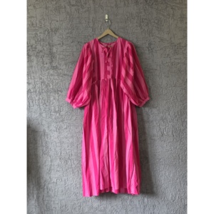 Vestido Maxi a Rayas Rosa Caramelo, Cintura Elástica, Diseño Personalizado, Elegante, Casual, Transpirable, Verano, ODM/OEM para Ocio, Citas, Uso Diario - Product Image 3