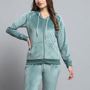 Conjunto de dos piezas de terciopelo de alta calidad personalizado para mujer Conjunto de dos piezas de terciopelo de venta directa de fábrica de alta demanda para mujer - Product Image 6