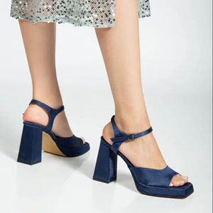 Zapatos de Tacón de Aguja Clásicos para Mujer, Punta Puntiaguda, Decoración de Diamantes de Imitación, 9 CM, para Tallas 36-40, Hechos en Turquía - Product Image 1