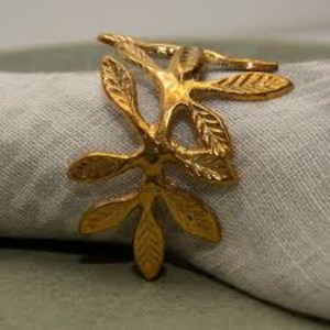 Anneaux de serviette de luxe en aluminium coulé de haute qualité, plaqués or, avec des feuilles uniques et différentes, au prix impressionnant - Product Image 4