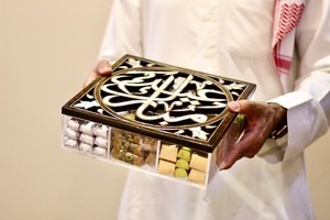 กล่องของขวัญช็อกโกแลตแบบฝังทำจากเรซินและไม้ม็อบธรรมชาติ - Product Image 5