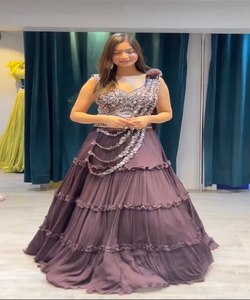 Lehenga Choli à la mode: ensemble Lehenga Choli à col rond tendance pour femmes mariage ensemble Lehenga Choli classique à carreaux - Product Image 4