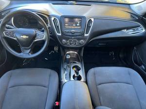 Voiture d'occasion Chevrolet Malibu LT 2017 à bas prix à vendre - Product Image 3