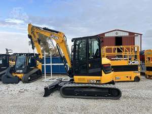 Retroexcavadora Usada JCB 4CX Modelo 2022 con Tracción en las 4 Ruedas, Remolcable, con Capacidad de Carga de 15 Toneladas y Componentes Centrales de Alta Resistencia - Product Image 3