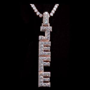 Colgante Personalizado con Letra en Oro y Plata con Incrustaciones de Diamantes VVS Finos, Unisex - Product Image 1