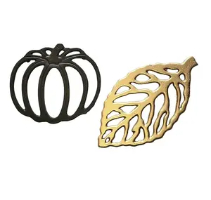 Excelente Workman-Ship Fall Metal Trivet Set Diseño de hoja de oro y diseño de calabaza Trivet Mirada admirable a precio asequible